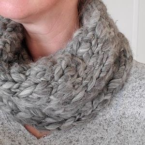 2/$10 scarves! Chunky knit infinity scarf